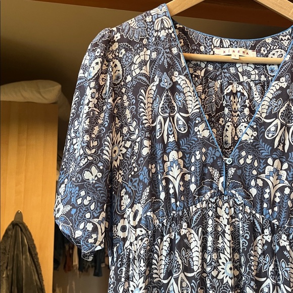 XiRENA Blue and White Patterned Midi Dress - Picture 5 of 6